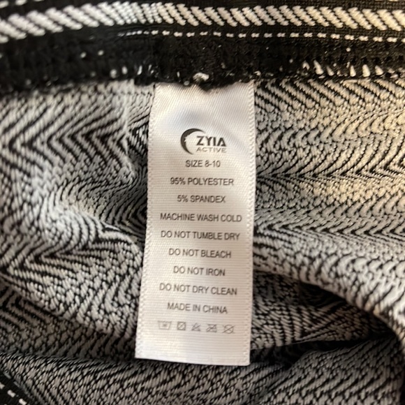 Zyia crop leggings - Picture 3 of 3